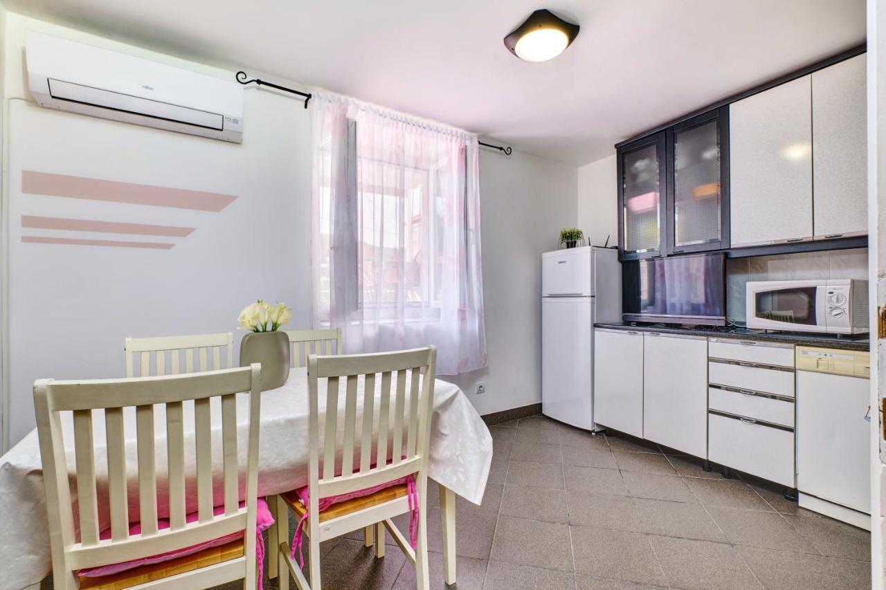 Apartments Ljubica ヴェリ・ロシニュ エクステリア 写真