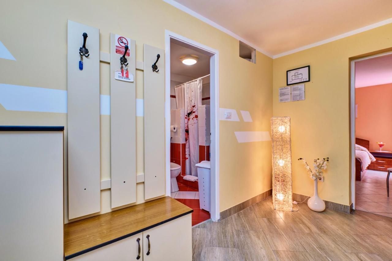 Apartments Ljubica ヴェリ・ロシニュ エクステリア 写真