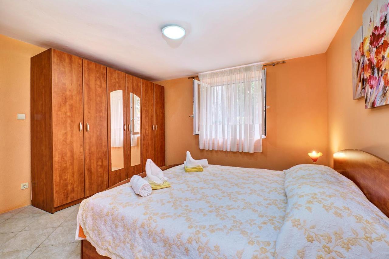 Apartments Ljubica ヴェリ・ロシニュ エクステリア 写真