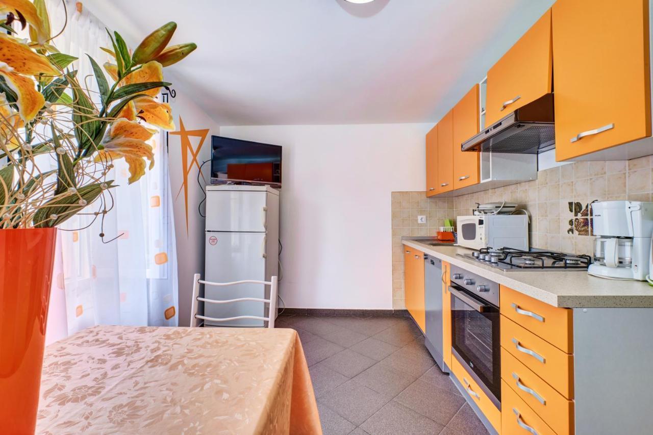 Apartments Ljubica ヴェリ・ロシニュ エクステリア 写真