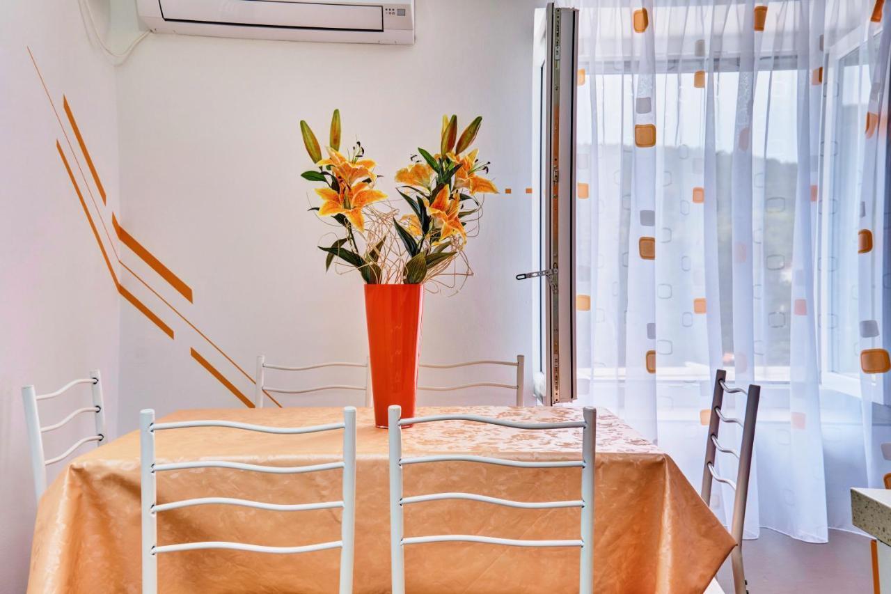 Apartments Ljubica ヴェリ・ロシニュ エクステリア 写真